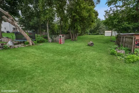 223 Harvey St, Elgin, IL 60123 photo 18