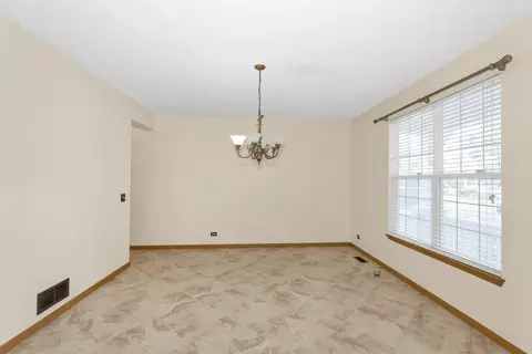 314 Weymouth Ave, Elgin, IL 60124 photo 10