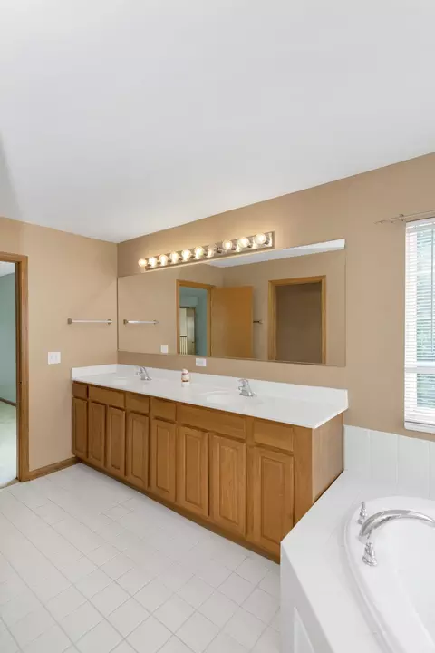314 Weymouth Ave, Elgin, IL 60124 photo 32