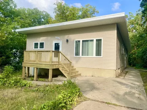 5704 Wonder Woods Rd, Wonder Lake, IL 60097