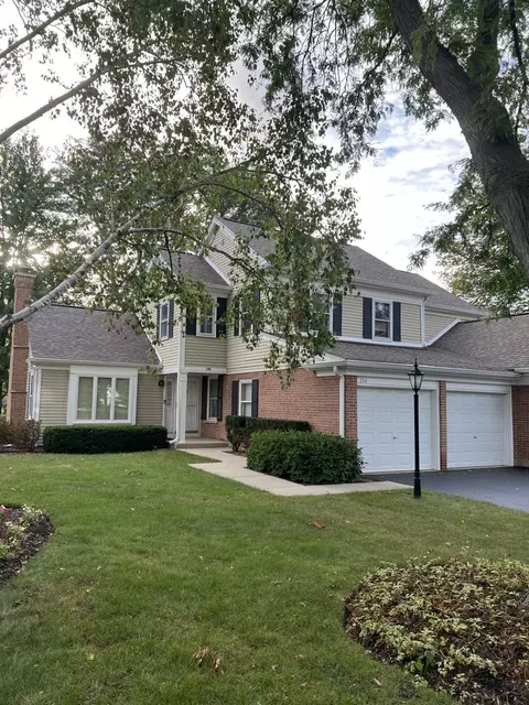 296 Country Club Dr, Prospect Heights, IL 60070