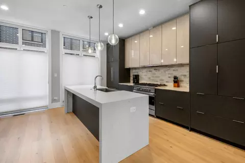 Kitchen - 1011 E 62nd St, Chicago, IL 60637 photo 1 of 5