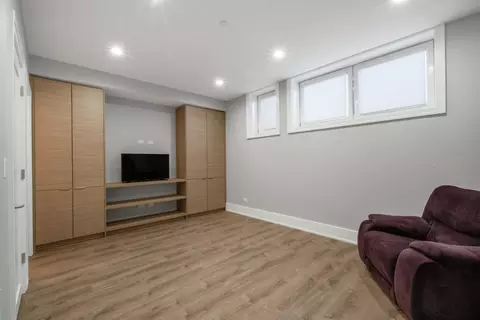 Living - 1011 E 62nd St, Chicago, IL 60637 photo 2 of 2