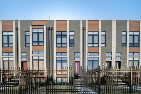 Exterior - 1011 E 62nd St, Chicago, IL 60637 photo 2 of 5