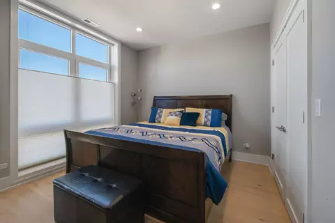 Bedroom - 1011 E 62nd St, Chicago, IL 60637 photo 1 of 4
