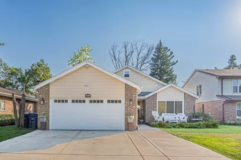 2021 Busse Hwy, Des Plaines, IL 60016