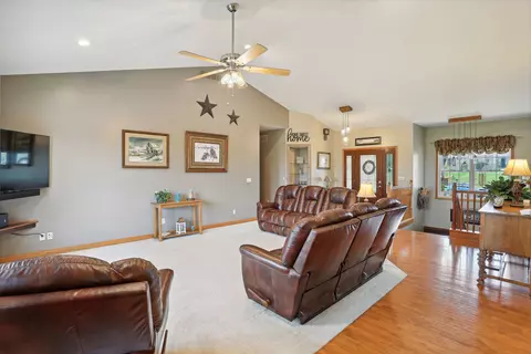 2 Fieldcrest Dr, Monticello, IL 61856 photo 13