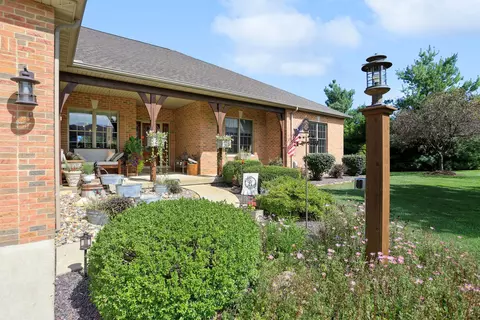 2 Fieldcrest Dr, Monticello, IL 61856 photo 6