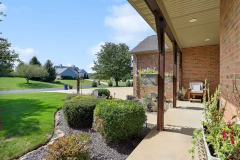 2 Fieldcrest Dr, Monticello, IL 61856 photo 9