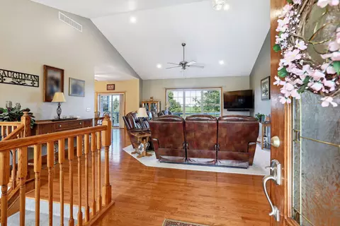 2 Fieldcrest Dr, Monticello, IL 61856 photo 10