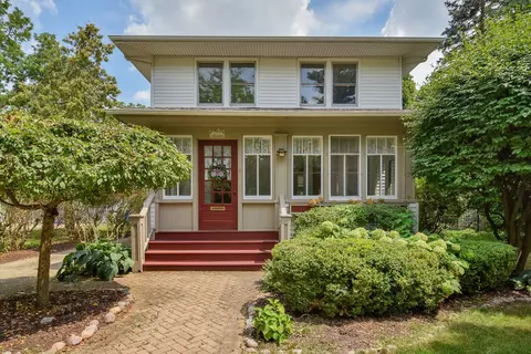 617 Richards St, Geneva, IL 60134
