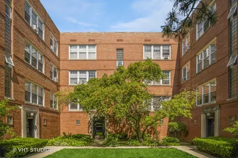 2436 W Farragut Ave #3A, Chicago, IL 60625