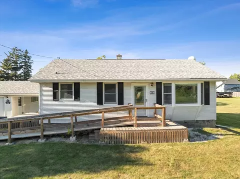 106 E Field St, Secor, IL 61771 photo 2