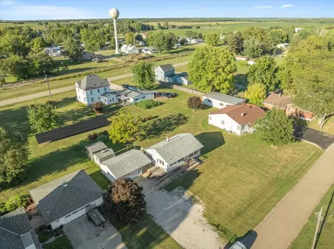 106 E Field St, Secor, IL 61771 photo 25