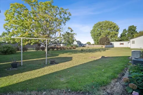 106 E Field St, Secor, IL 61771 photo 21