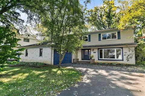 1819 E Hopi Ln, Mount Prospect, IL 60056