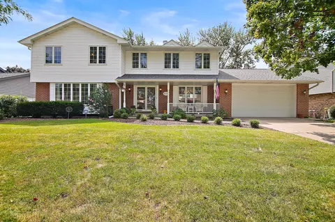 8329 Legend Ln, Orland Park, IL 60462