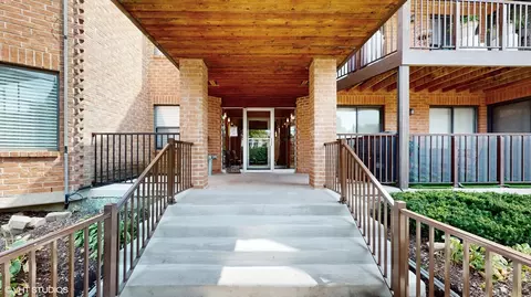 6401 Clarendon Hills Rd #315, Willowbrook, IL 60527