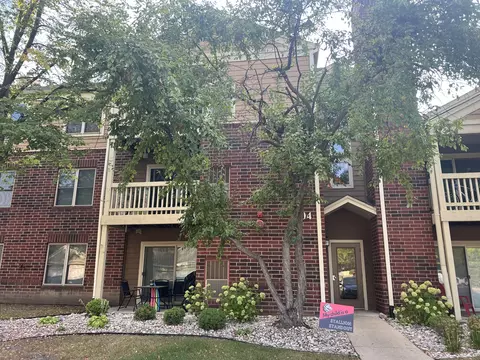 104 Glengarry Dr #208, Bloomingdale, IL 60108