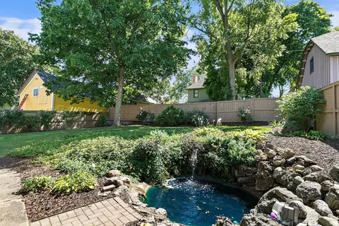 427 Du Page St, Elgin, IL 60120 photo 32