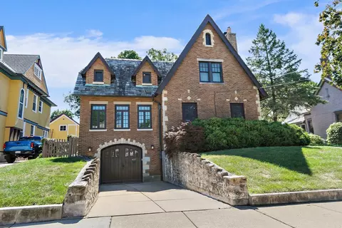 427 Du Page St, Elgin, IL 60120 photo 2