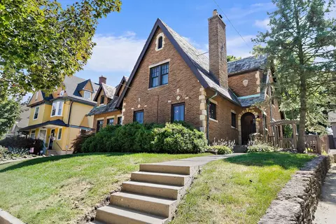 427 Du Page St, Elgin, IL 60120 photo 3