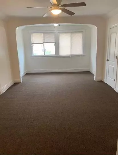 Living - 2515 E 72nd Pl, Chicago, IL 60649 photo 3 of 3
