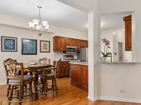 Dining - 1615 Spaulding Rd #517, Bartlett, IL 60103 photo 1 of 2