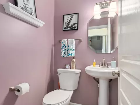 Bath - 1615 Spaulding Rd #517, Bartlett, IL 60103 photo 1 of 3