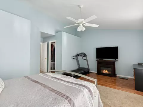 Bedroom - 1615 Spaulding Rd #517, Bartlett, IL 60103 photo 3 of 4