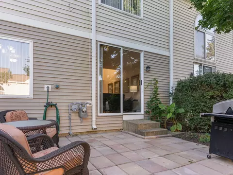 Exterior - 1615 Spaulding Rd #517, Bartlett, IL 60103 photo 3 of 5