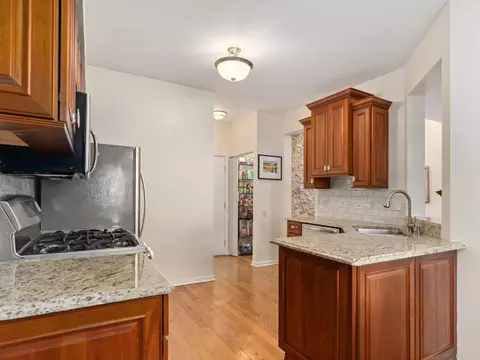 Kitchen - 1615 Spaulding Rd #517, Bartlett, IL 60103 photo 2 of 4