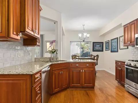 Kitchen - 1615 Spaulding Rd #517, Bartlett, IL 60103 photo 4 of 4