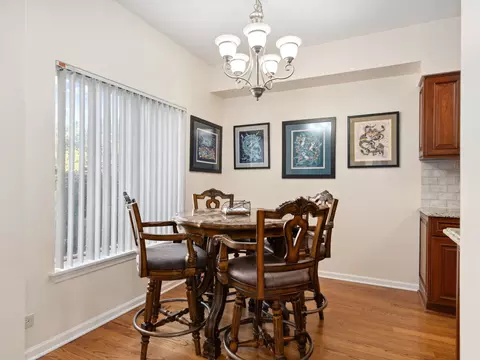 Dining - 1615 Spaulding Rd #517, Bartlett, IL 60103 photo 2 of 2