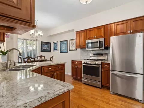 Kitchen - 1615 Spaulding Rd #517, Bartlett, IL 60103 photo 3 of 4
