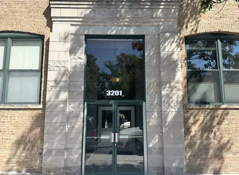 3201 N Ravenswood Ave #206, Chicago, IL 60657