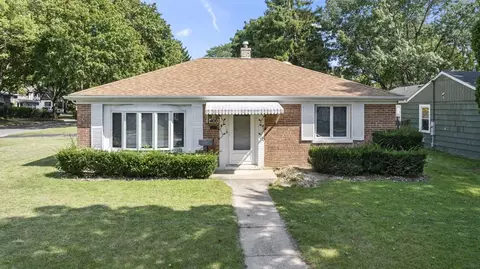 400 S 4th Ave, Libertyville, IL 60048