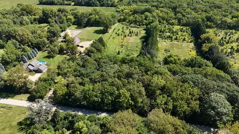 8 N475 Kendall Rd, Campton Hills, IL 60124