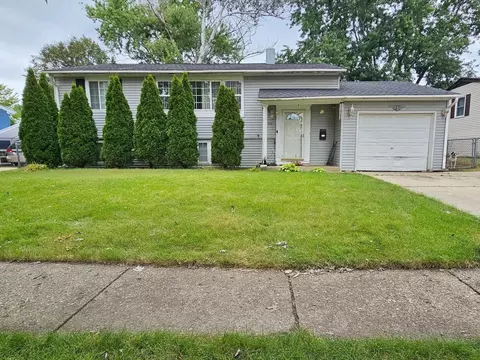 1810 Endicott Cir, Carpentersville, IL 60110