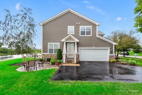 369 Copper Springs Ln, Elgin, IL 60124