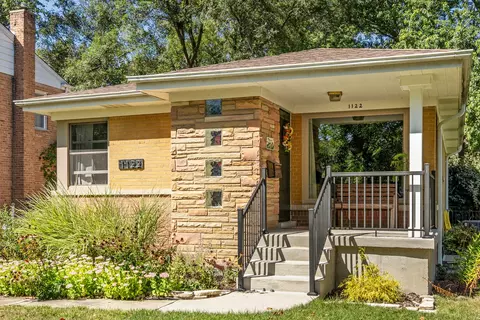 1122 Central Ave, Deerfield, IL 60015