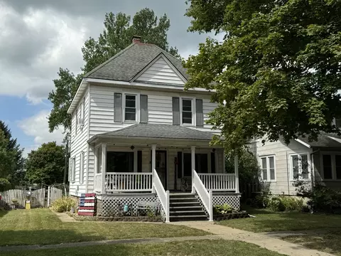 283 S Oak St, Herscher, IL 60941