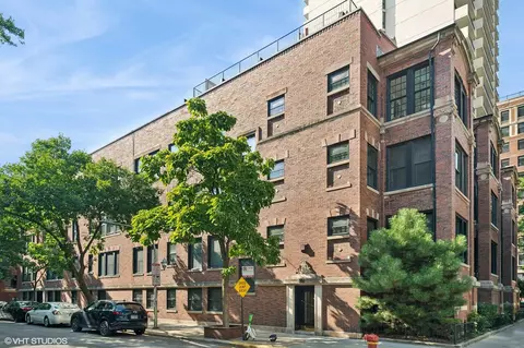 400 W Briar St #3C, Chicago, IL 60657