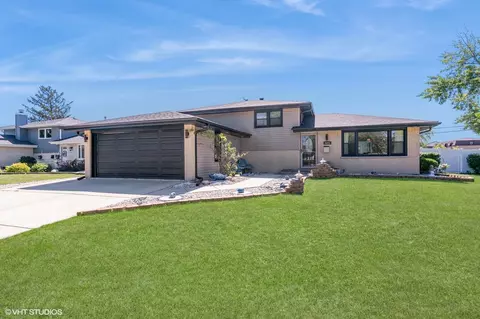 9865 Avenida Del Este St, Orland Park, IL 60462