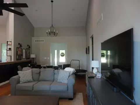 485 E Southmor Rd, Morris, IL 60450 photo 5