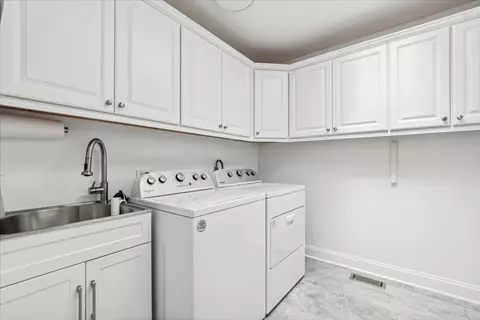 1621 Winnetka Rd, Glenview, IL 60025 photo 14