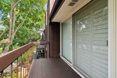 1621 Winnetka Rd, Glenview, IL 60025 photo 10