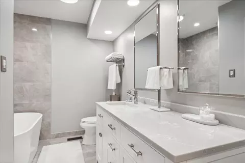 1621 Winnetka Rd, Glenview, IL 60025 photo 13