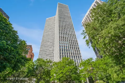 2626 N Lakeview Ave #1605, Chicago, IL 60614