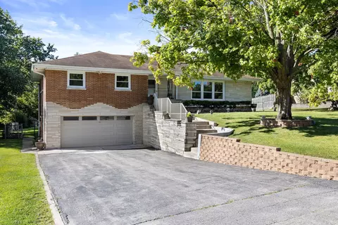 20 W275 Belmont Pl, Addison, IL 60101